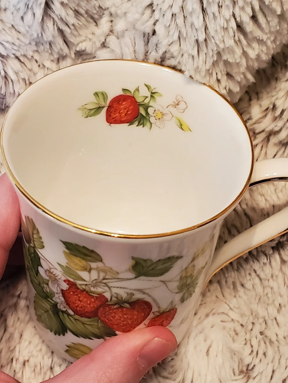 Vintage Rosina-QUEEN'S Fine Bone China VIRGINA STRAWBERRY Gold Trim FLAT MUG - Picture 7 of 8